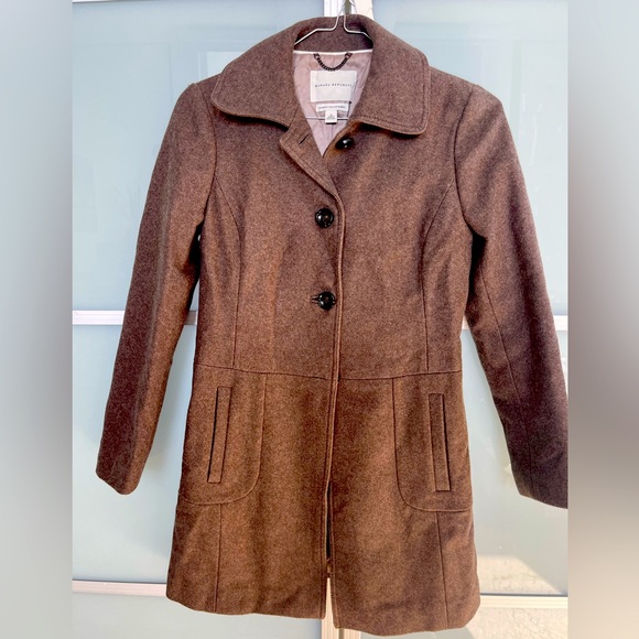 Warm and Like New Banana Republic Wool Coat - Picture 1 of 5
